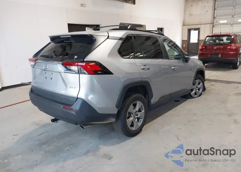 2023 Toyota Rav4 Xle z USA, uszkodzony, nr VIN 2T3W1RFV0PC218493